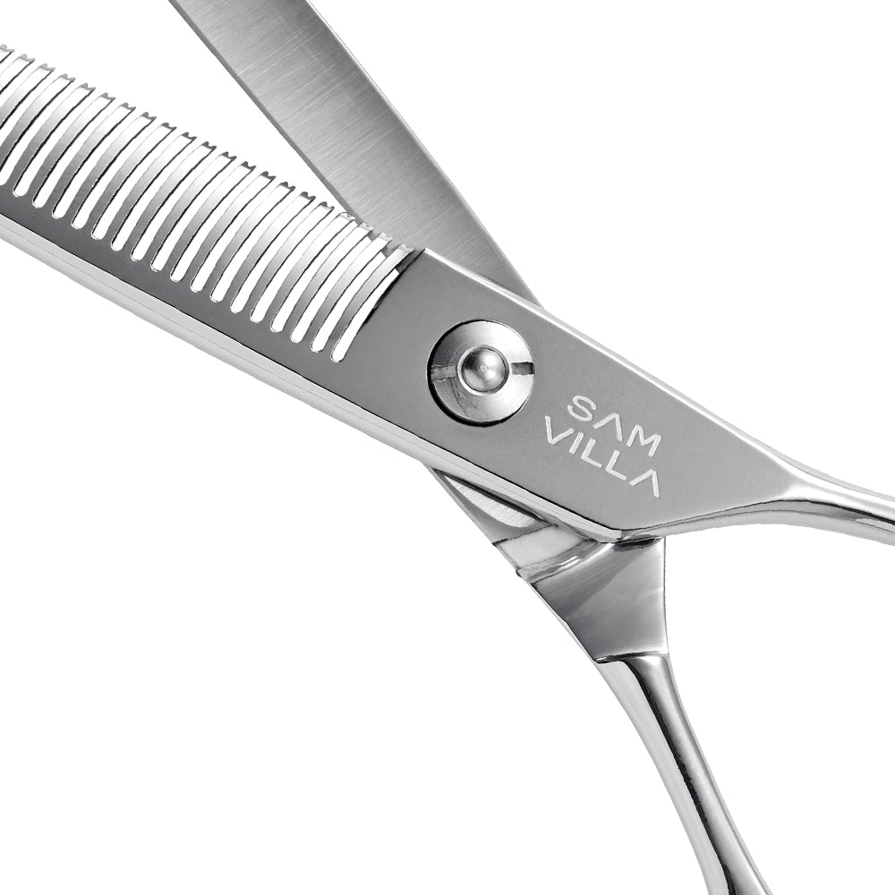 Closeup of the Signature Series Reversible Blending Shear.